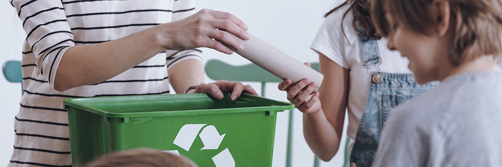 niños aprendiendo a reciclar desarrollo sostenible